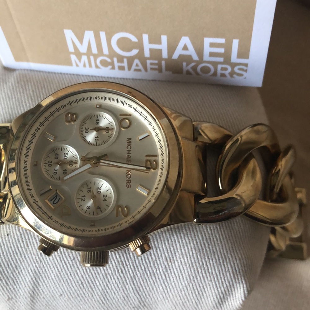 🔥SOLD 🔥 🔥 Michael Kors watch authentic. - Picture 2 of 3